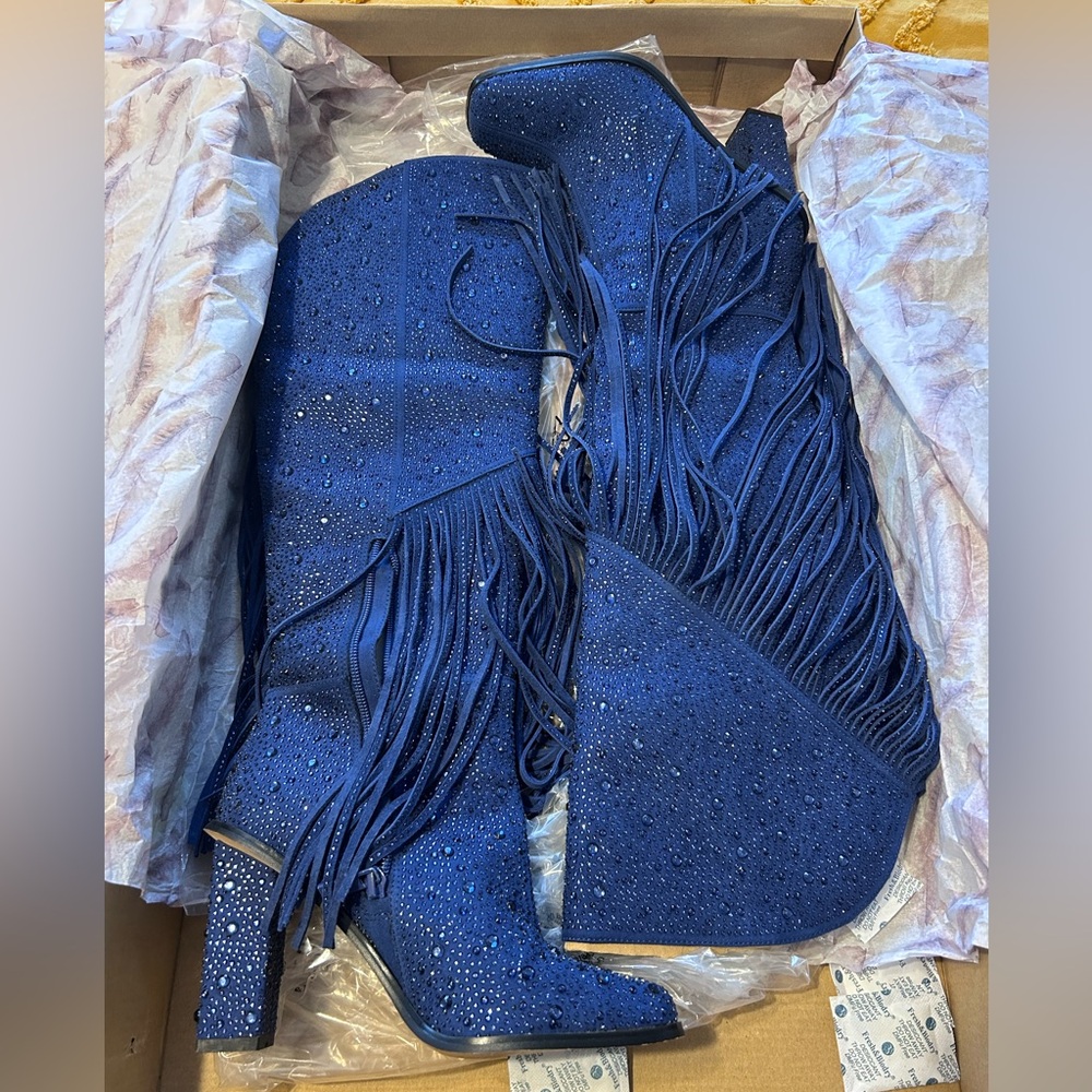 LIKE NEW Jessica Simpson Fringe Cowgirl Boots 👢💙